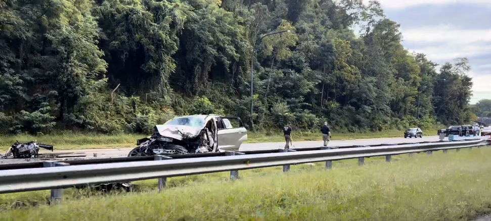 Ford Maverick Driver Killed in Head-On Crash on Northern State Parkway Near Exit 25 in Lake Success