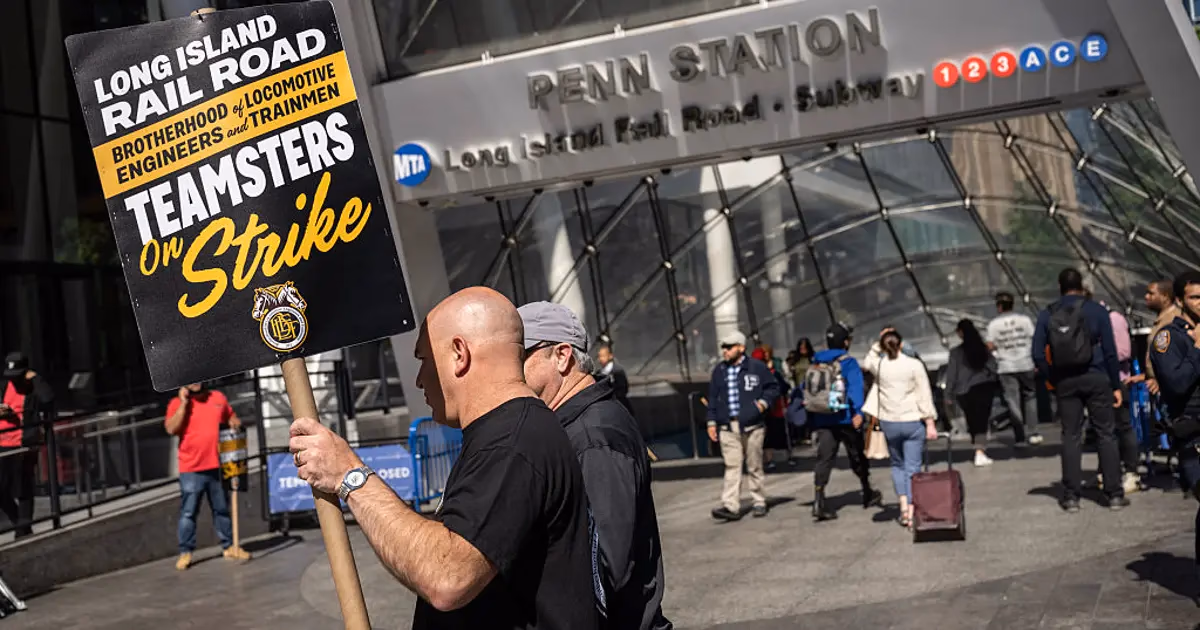 LIRR Strike Day 3: No Tuesday Morning Service Even If Deal Is Reached