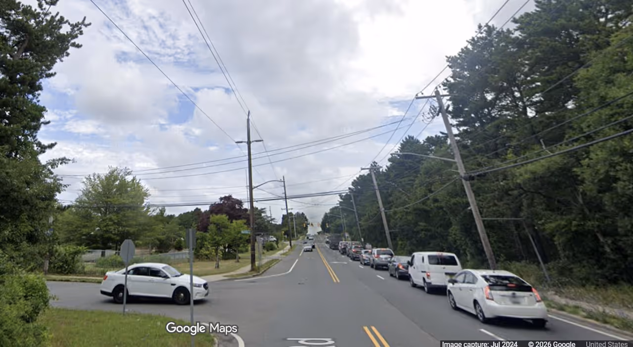 Denis Hernandez of Bellport Killed by Tractor-Trailer on Station Road in North Bellport