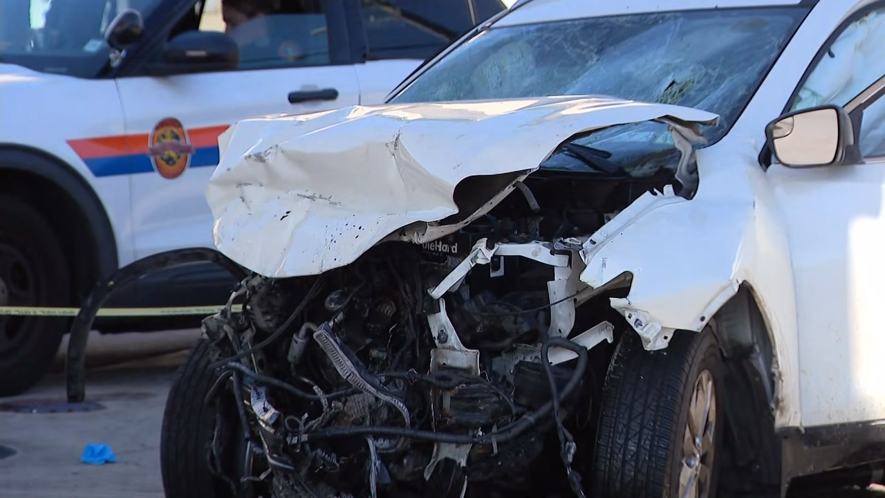 Nissan Broadsides Car Into Gas Pump at Hempstead Tpke & Herman Blvd, Franklin Square — 5 Hurt