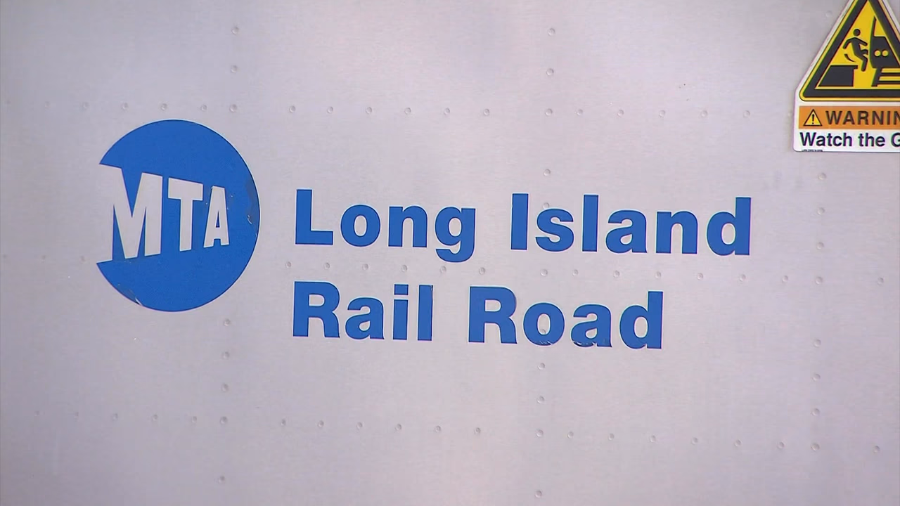 Person Struck by LIRR Train Near Central Islip Causes Westbound Ronkonkoma Branch Delays