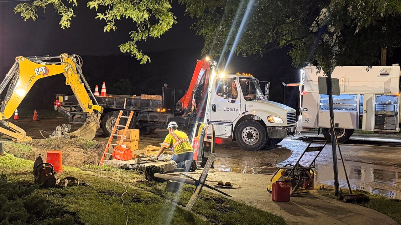 Utility-Pole Crash on Jerusalem Avenue in Uniondale Knocks Out Power to 700, Driver Seriously Injured
