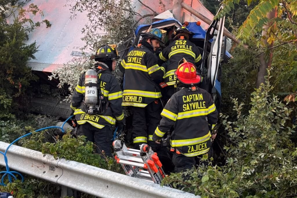 Box Truck Hits Center Median Pole on Sunrise Highway, Sayville Crew Frees Trapped Occupant