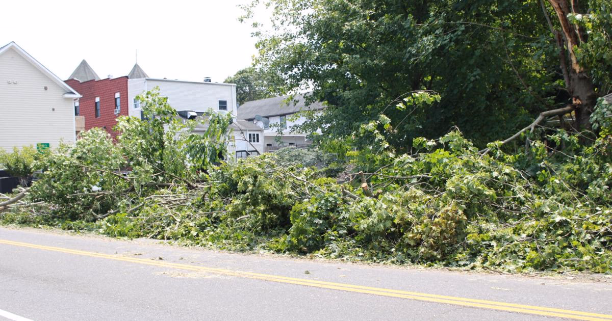 84 MPH Gusts, Widespread Outages and LIRR Suspension Hit South Fork After Saturday Night Storm