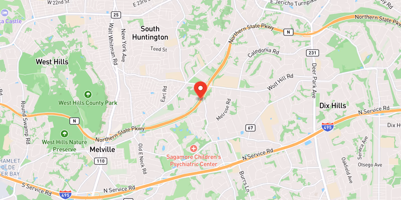 Right Shoulder Blocked on Westbound Northern State Parkway in Suffolk County — August 17