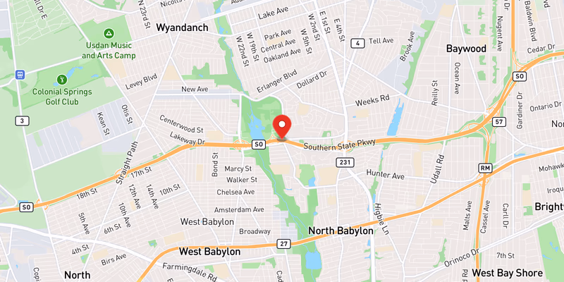 Right Lane Closed After Moderate Crash on Eastbound Southern State Parkway in Suffolk County