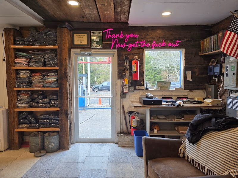 Sam's Auto Service East Hampton — photo via Google