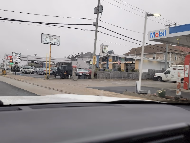 Friendly Auto And Body — photo via Google